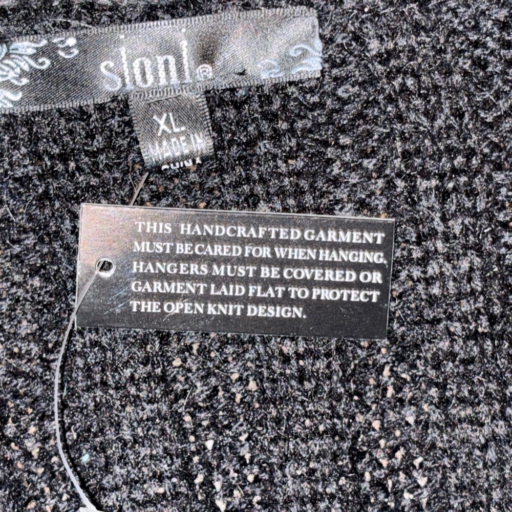 Sioni Black and Gray Quilted Cardigan - Picture 9 of 10